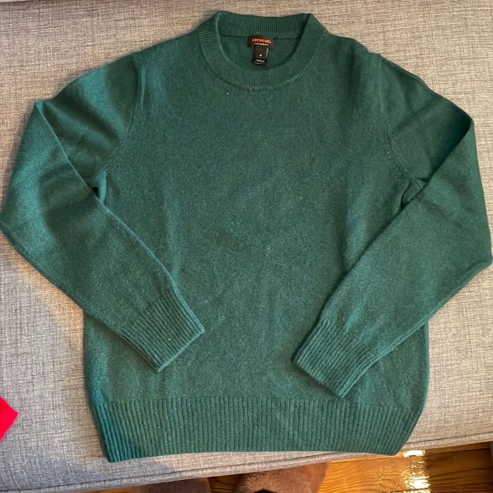 Cashmere crew sweater